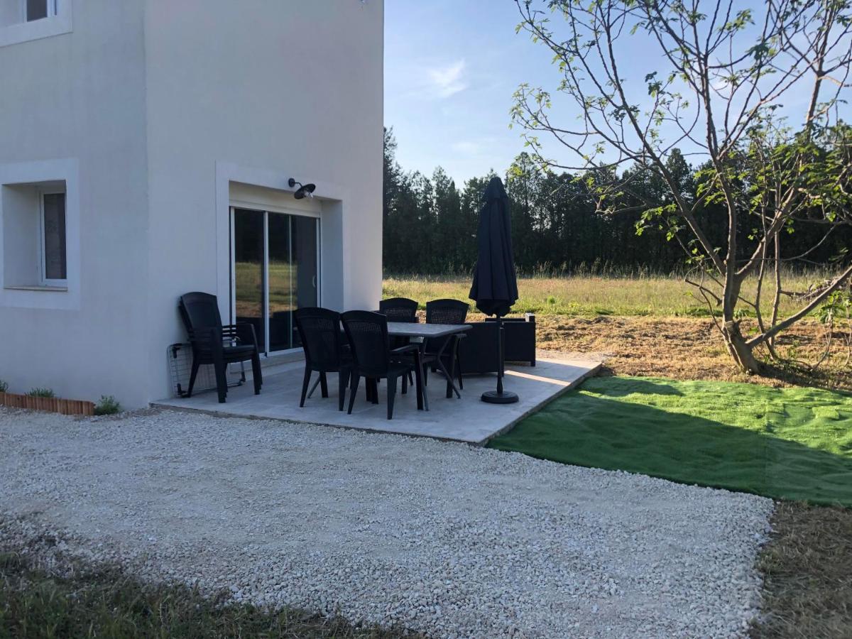 Gite De Charme En Provence Villa Monteux Bagian luar foto