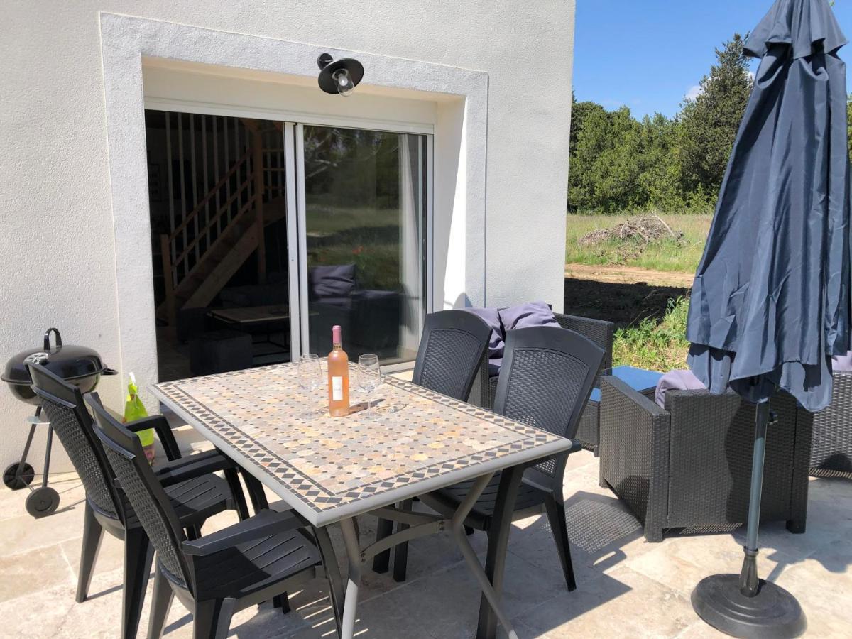 Gite De Charme En Provence Villa Monteux Bagian luar foto