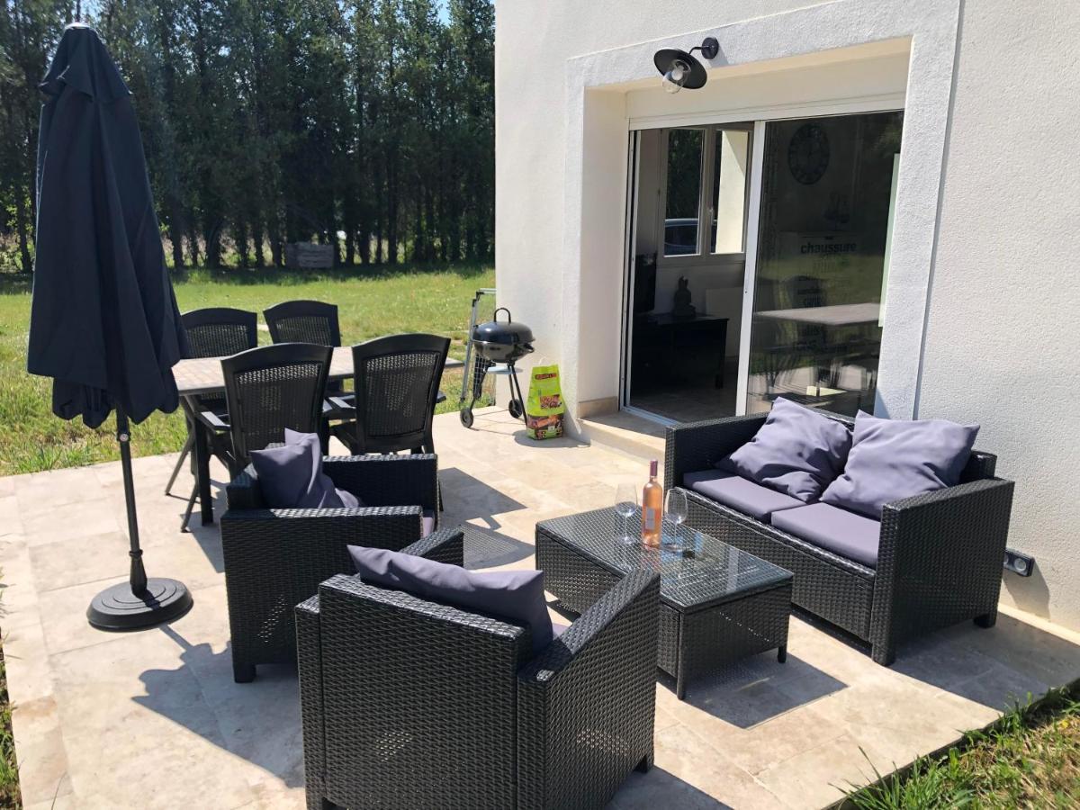 Gite De Charme En Provence Villa Monteux Bagian luar foto